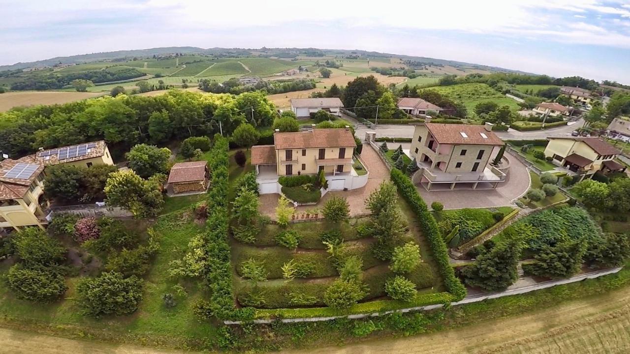 Villa Patrizia Moncalvo Buitenkant foto